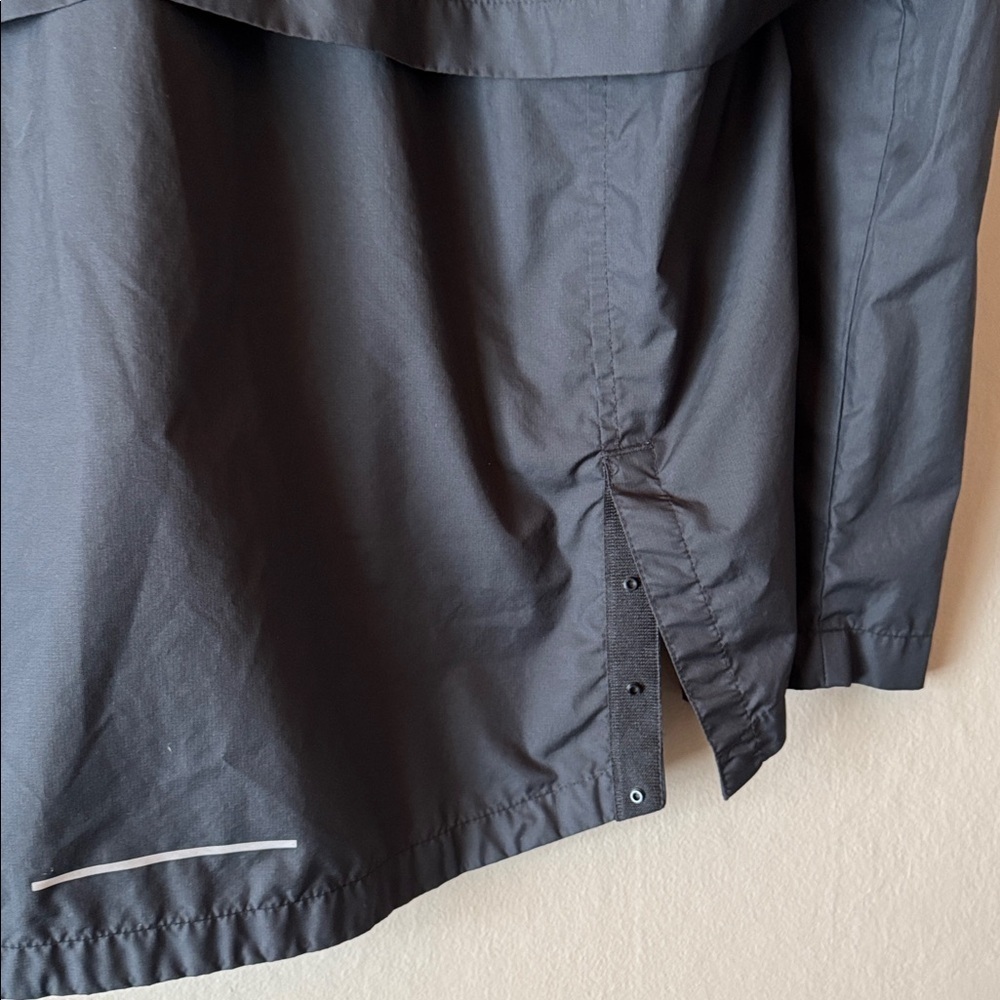 Nike Essential Repel Running Full Zip Lightweight Jacket - Picture 8 of 16